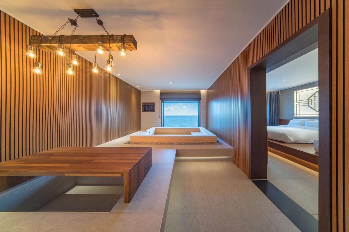 Yeonhwamun Hotel Yeongdeok ภายนอก รูปภาพ