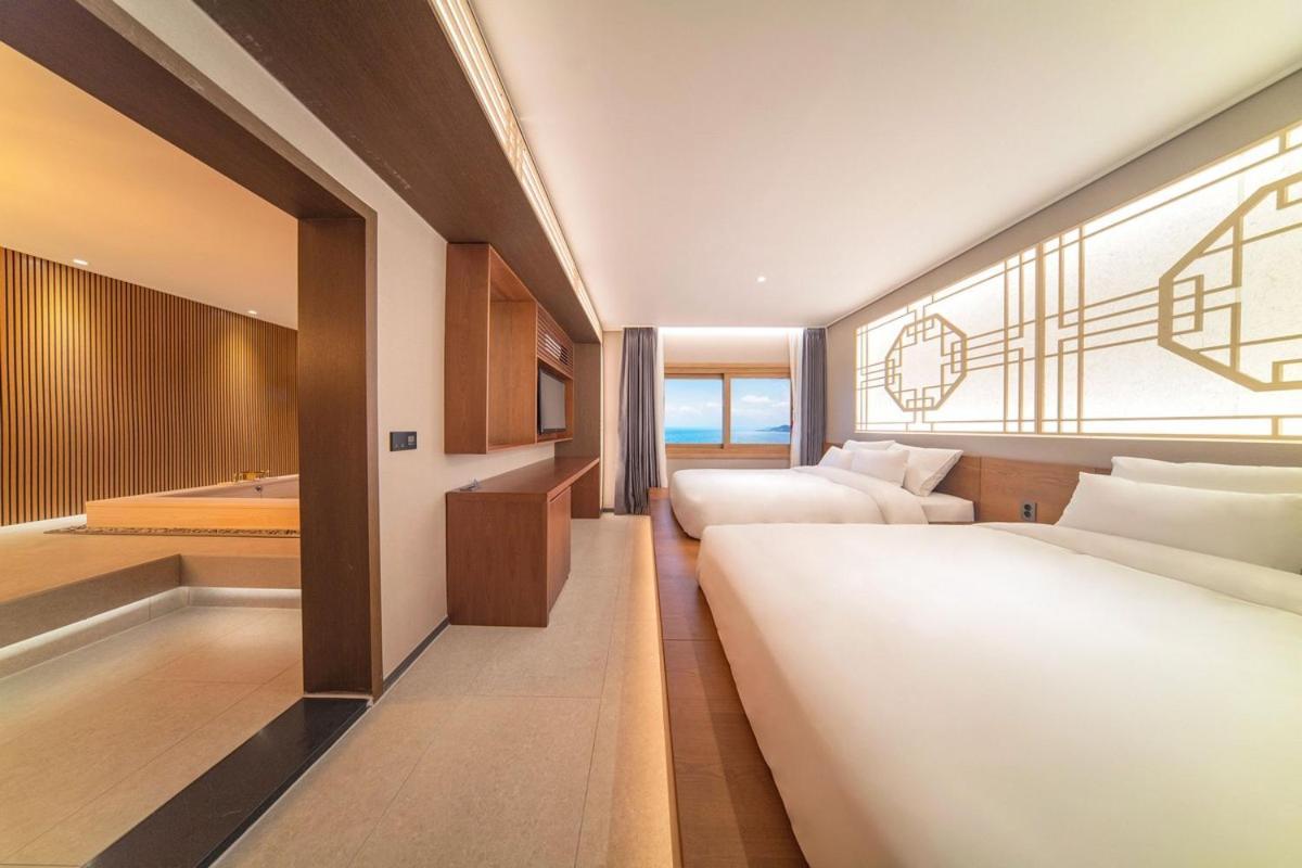 Yeonhwamun Hotel Yeongdeok ภายนอก รูปภาพ