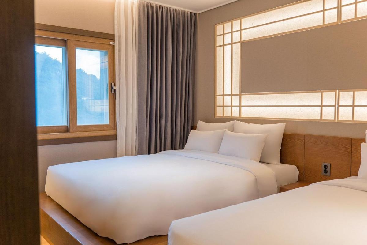 Yeonhwamun Hotel Yeongdeok ภายนอก รูปภาพ