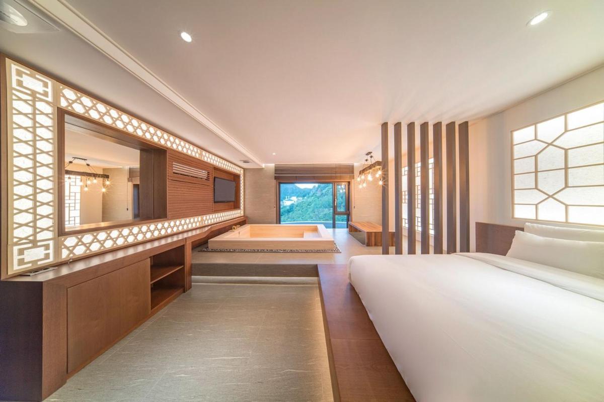Yeonhwamun Hotel Yeongdeok ภายนอก รูปภาพ